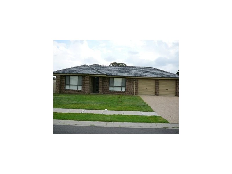 12 Garland Road, Cessnock NSW 2325