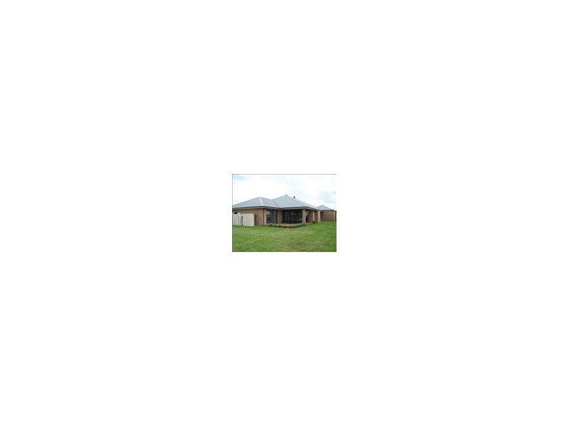762 Canterbury Drive, Morpeth NSW 2321