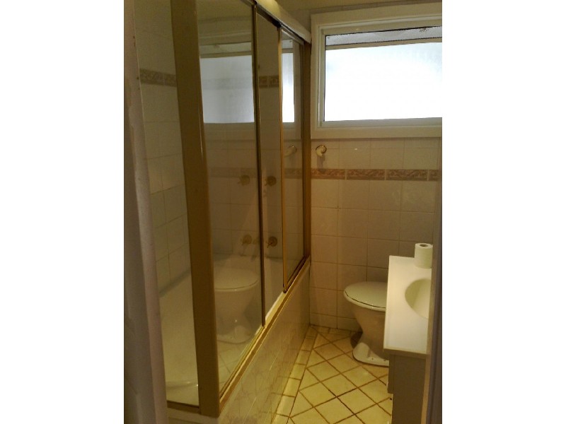 2 Oatlands street, Wentworthville NSW 2145