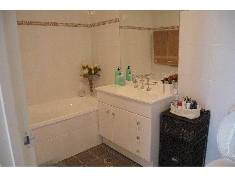 2/1 Governors Lane, Wollongong NSW 2500