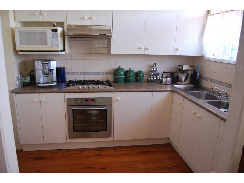 65 Beverley Avenue, Unanderra NSW 2526
