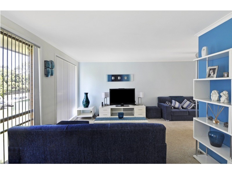 8 Whimbrel Avenue, Berkeley NSW 2506