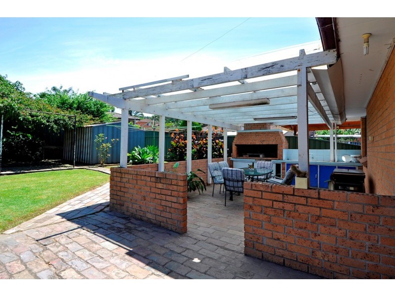 8 Whimbrel Avenue, Berkeley NSW 2506