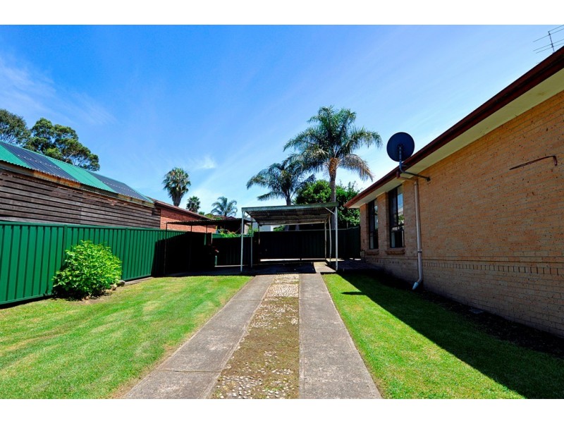 8 Whimbrel Avenue, Berkeley NSW 2506