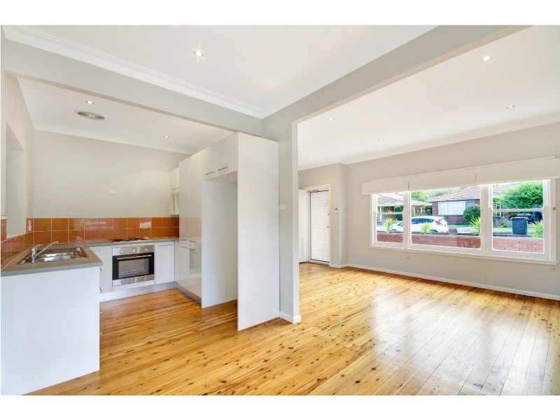 1 St Andrews Place, Corrimal NSW 2518