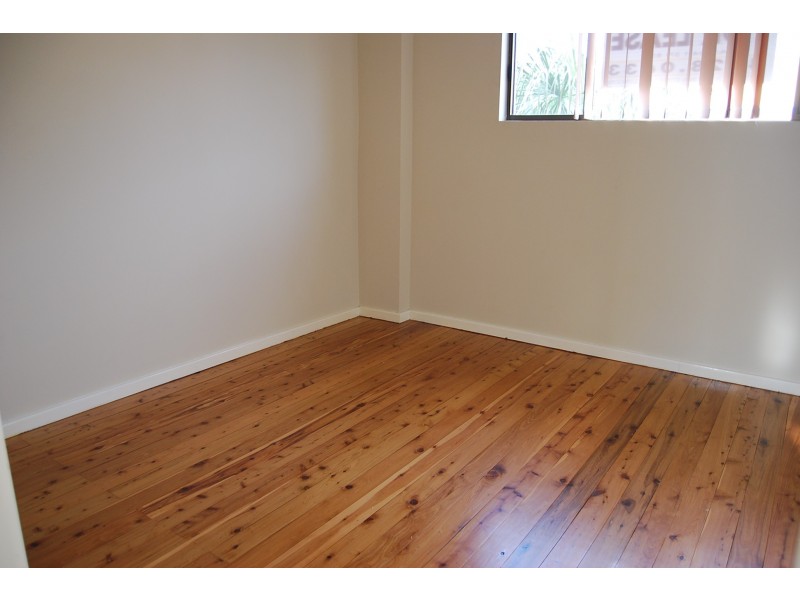 2/1 McCauley Street, Thirroul NSW 2515