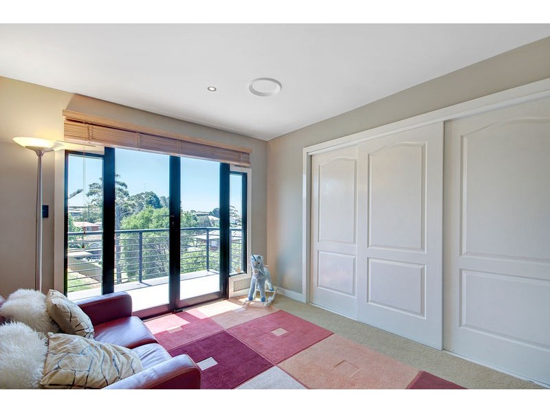 Lake Heights NSW 2502