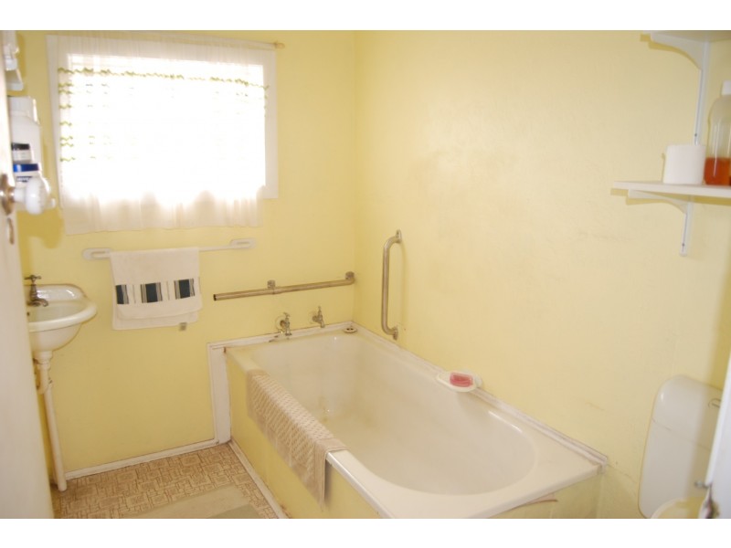 27 Jarvie Road, Cringila NSW 2502