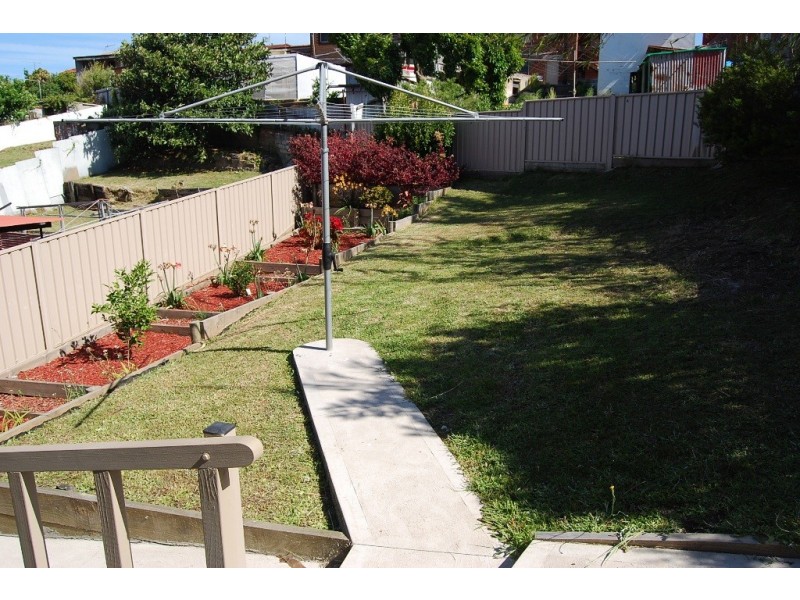 27 Jarvie Road, Cringila NSW 2502