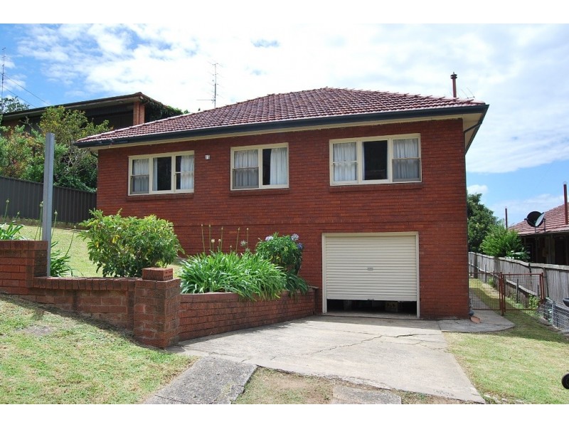 17 Gregory Street, Coniston NSW 2500