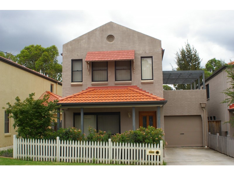 13 Reserve Circuit, Currans Hill NSW 2567