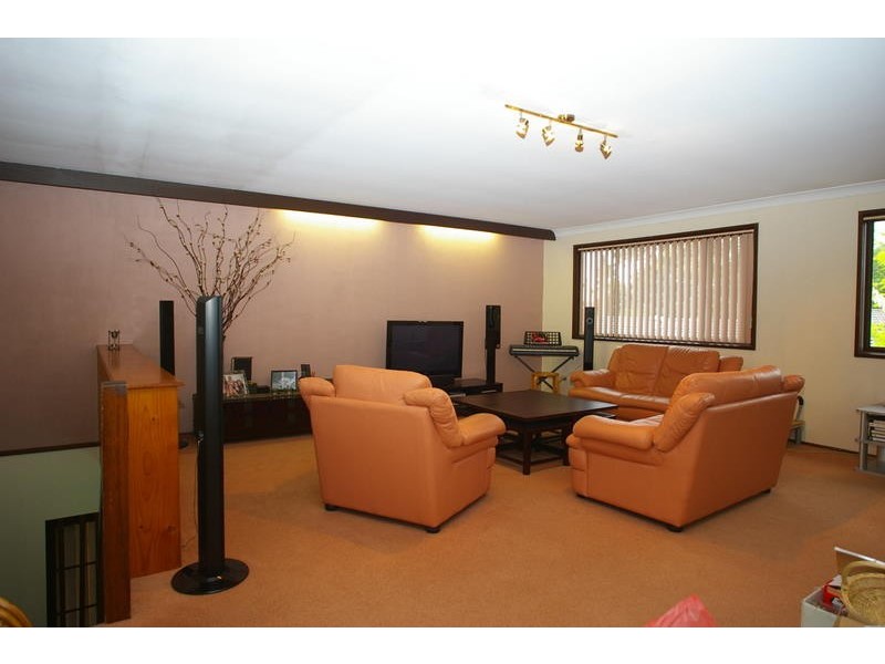 12 Lowe Crescent, Elderslie NSW 2570