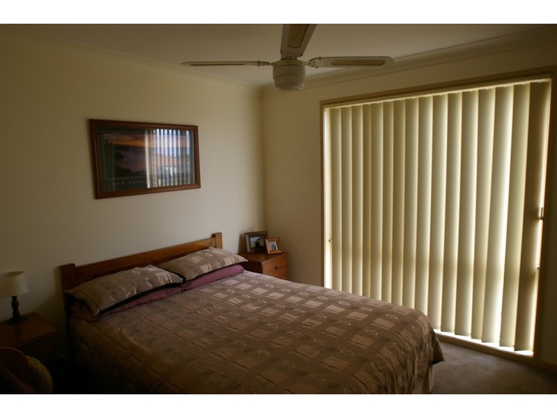 7 MacKillop Crescent, St Helens Park NSW 2560