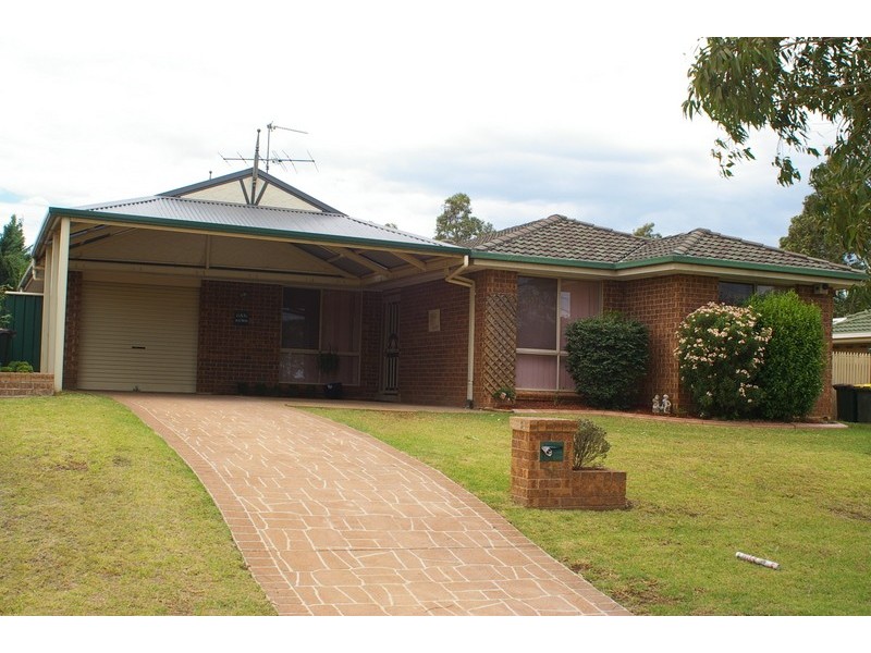 68 Downes Crescent, Currans Hill NSW 2567
