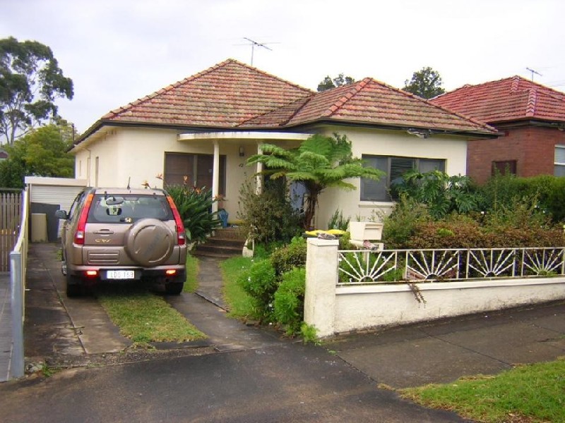 42 Barnards Ave, Hurstville NSW 2220