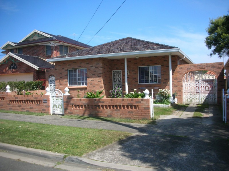 27 Highworth Ave, Bexley NSW 2207