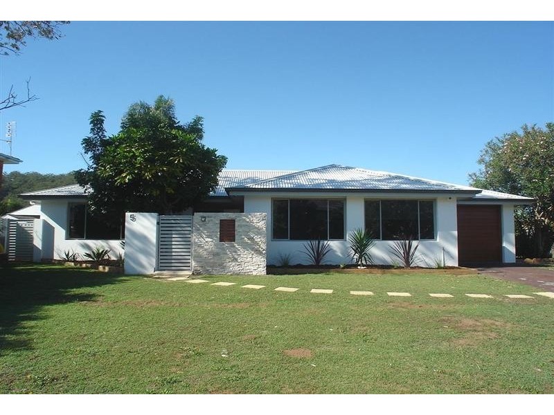 5 Barracouta Ave, St Huberts Island NSW 2257