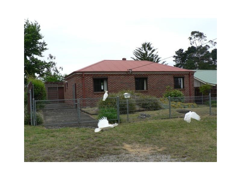 6 Parker St, Woodford NSW 2778