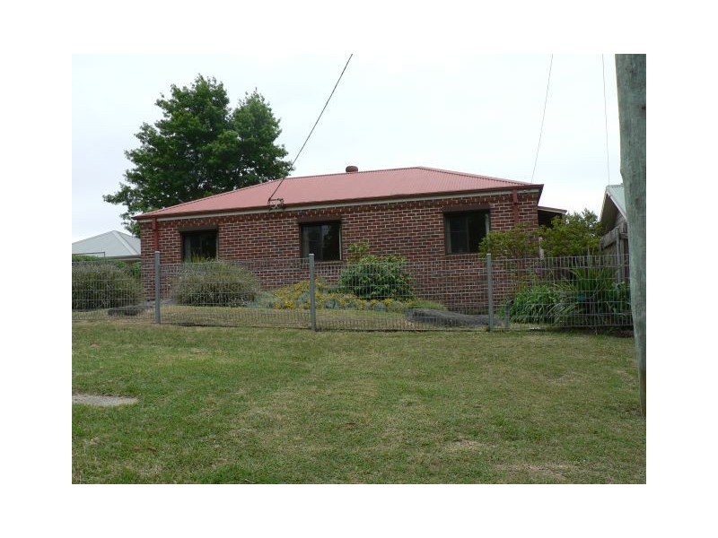 6 Parker St, Woodford NSW 2778