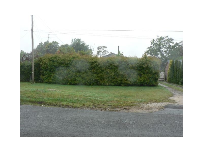 12 Fitzgerald Street, Wentworth Falls NSW 2782