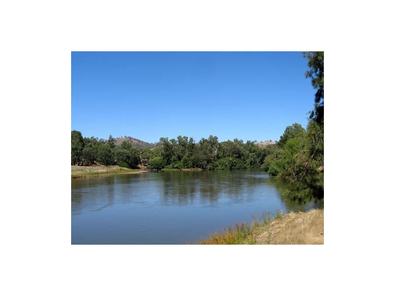 100 River Road, Wagga Wagga NSW 2650