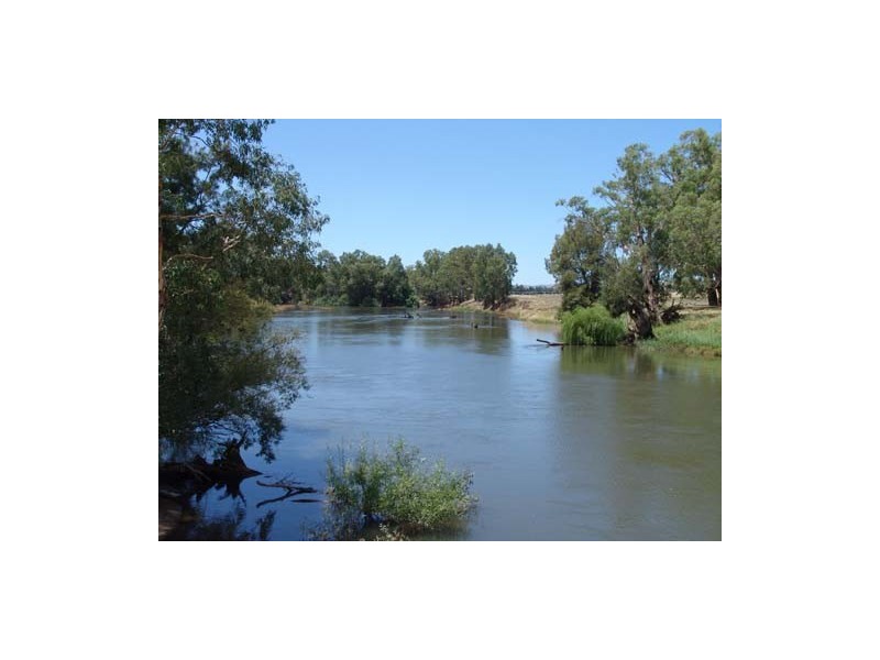 100 River Road, Wagga Wagga NSW 2650