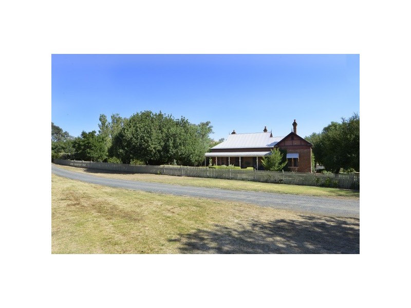 “Bongalong” 612 Finlays Lane, Muttama NSW 2722