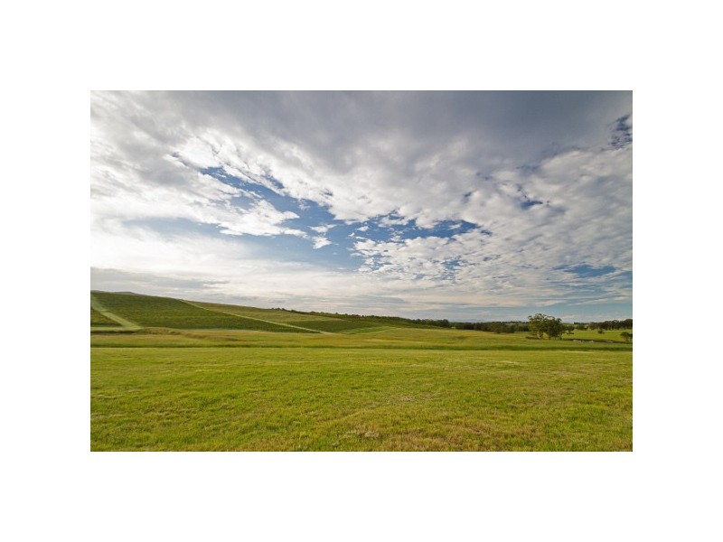 “Hillside” 64 Marrowbone Road, Pokolbin NSW 2320