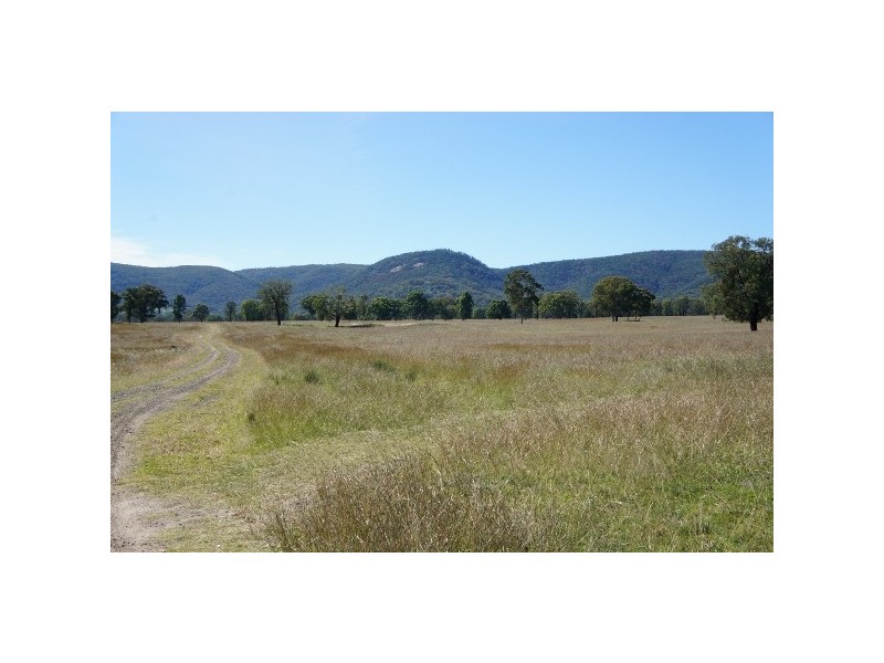 “Spring Valley” 384 Dry Creek Road, Bundarra NSW 2359
