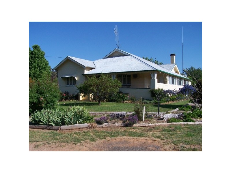 “Davislea” 2076 Taylors Flat Road, Boorowa NSW 2586