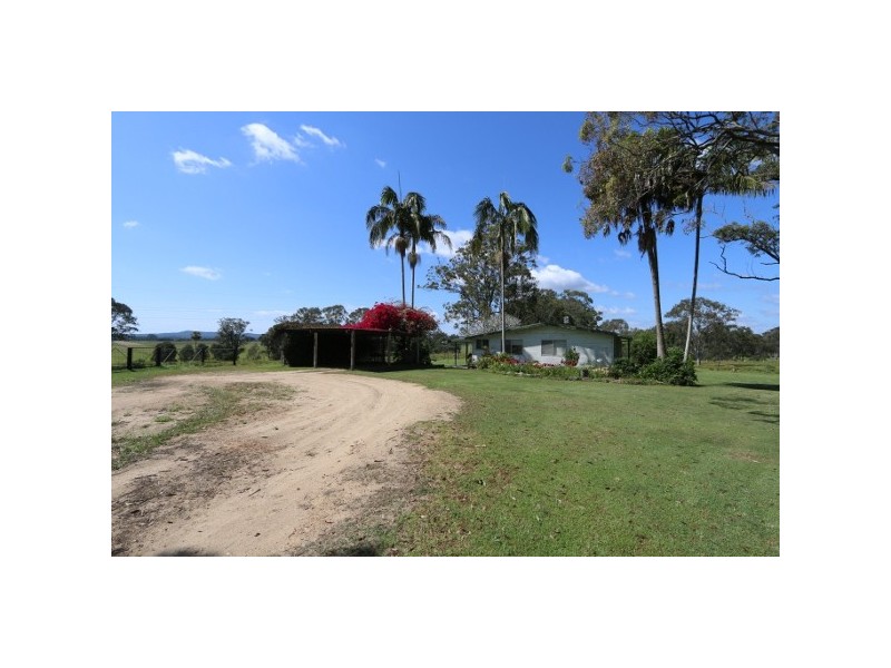 “Clarence Peak” 869 Brooms Head, Taloumbi NSW 2463