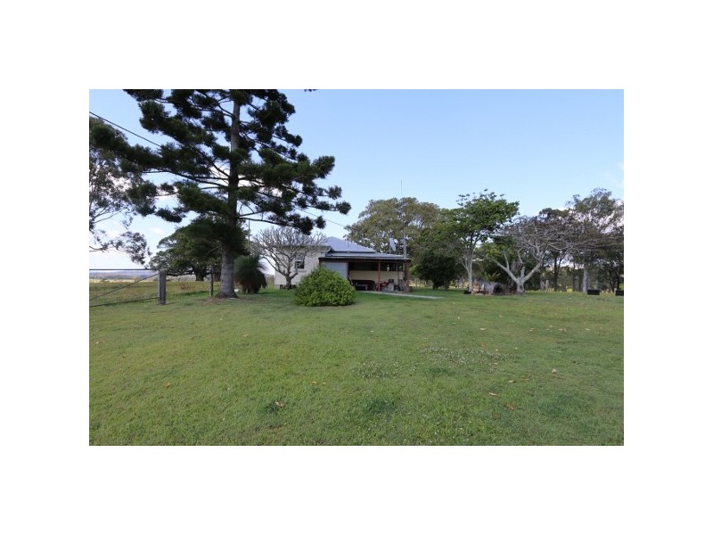 “Clarence Peak” 869 Brooms Head, Taloumbi NSW 2463