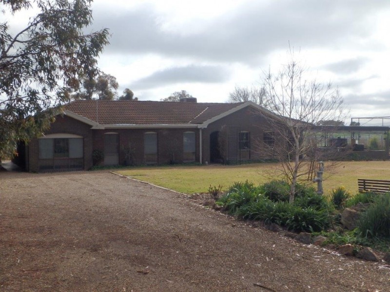 “Amaroo” 3553 Gundagai Road, Junee NSW 2663