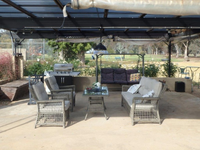 “Amaroo” 3553 Gundagai Road, Junee NSW 2663