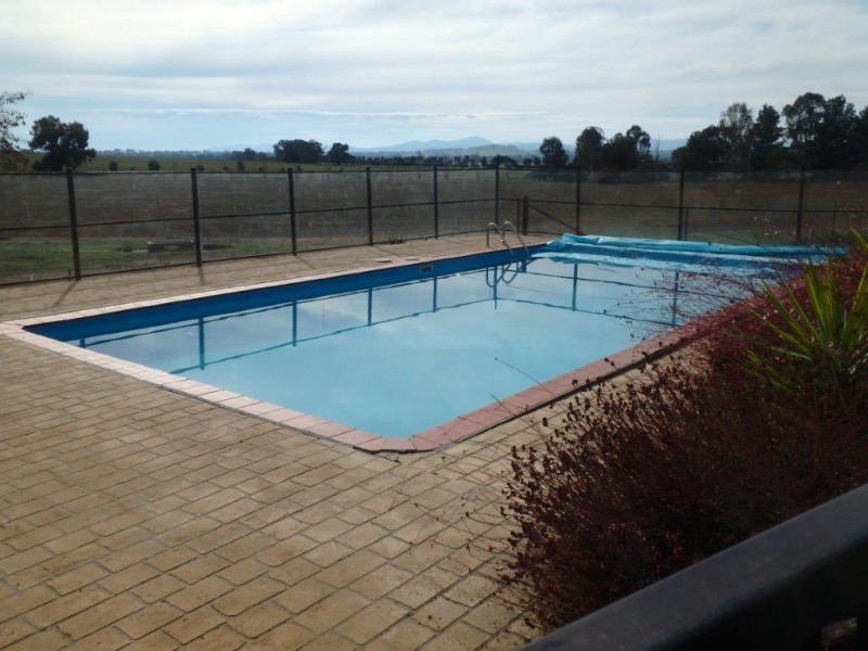 “Amaroo” 3553 Gundagai Road, Junee NSW 2663