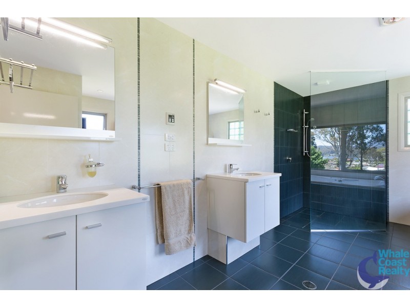 12 Thompsons Lane, Narooma NSW 2546