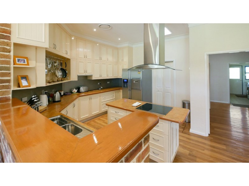 46 Carro Park Road, Cowra NSW 2794