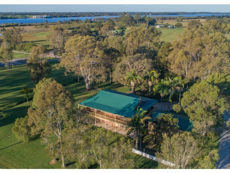 371 School Road, Palmers Island NSW 2463