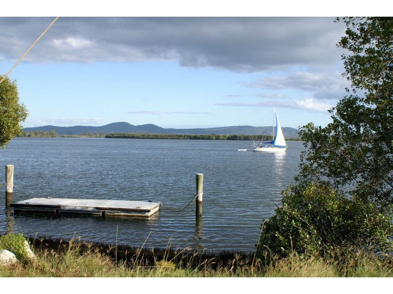 371 School Road, Palmers Island NSW 2463