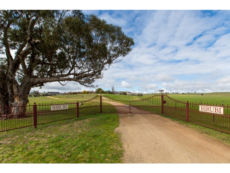 1375 Sturt Highway, Borambola NSW 2650