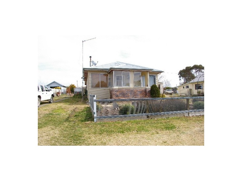 38 Park Street, Uralla NSW 2358