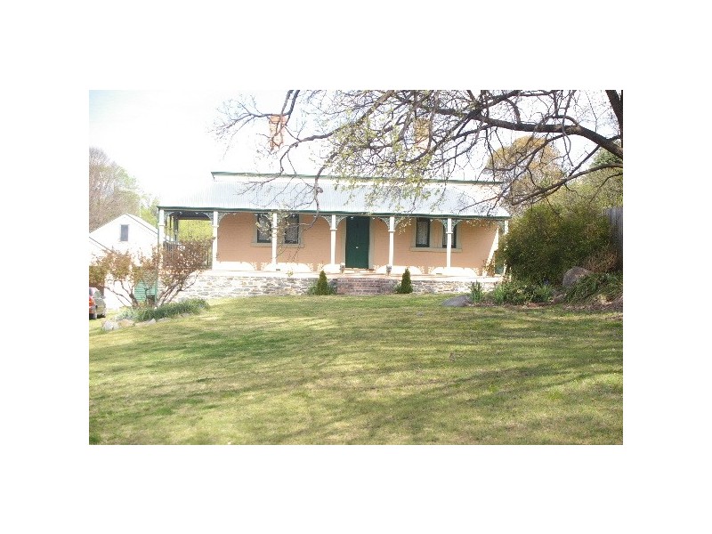 110 Bridge Street, Uralla NSW 2358