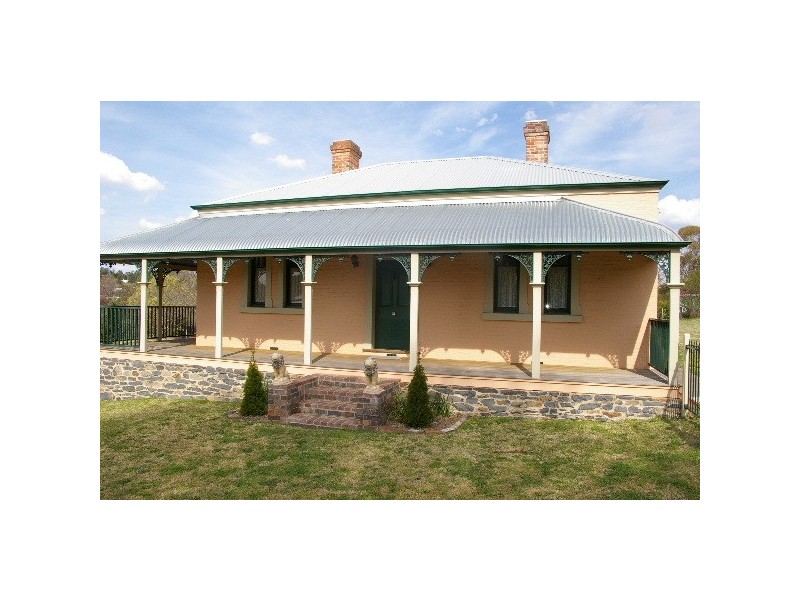 110 Bridge Street, Uralla NSW 2358