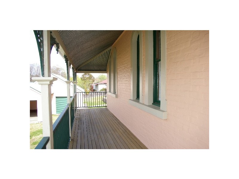 110 Bridge Street, Uralla NSW 2358