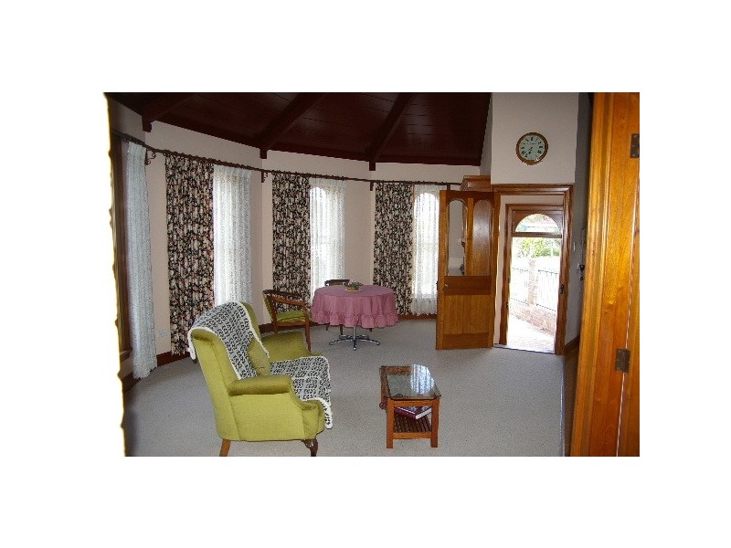 110 Bridge Street, Uralla NSW 2358