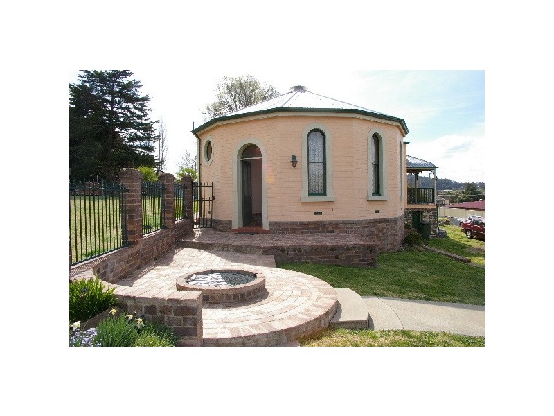 110 Bridge Street, Uralla NSW 2358