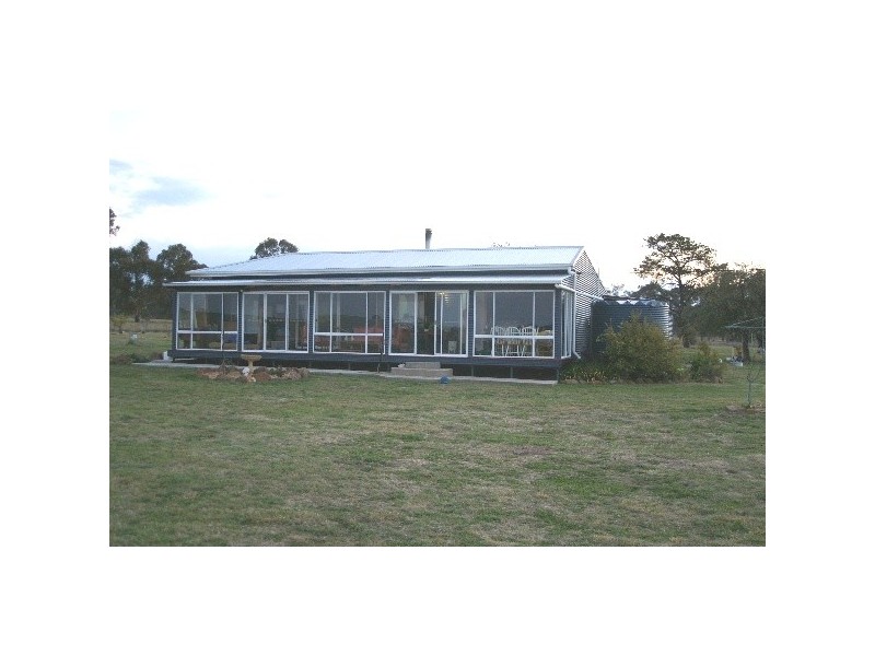 419 Hillview Road, Uralla NSW 2358