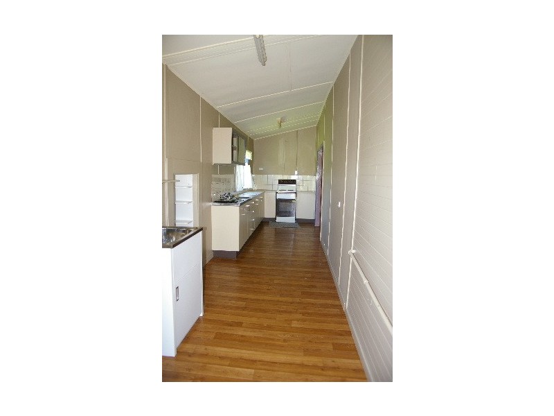 12 John Street, Uralla NSW 2358