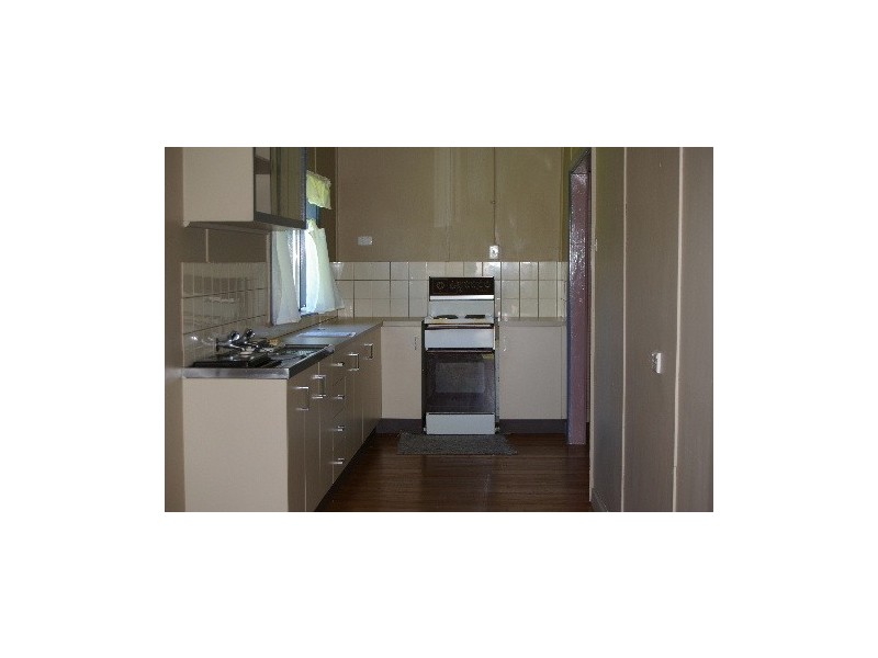 12 John Street, Uralla NSW 2358