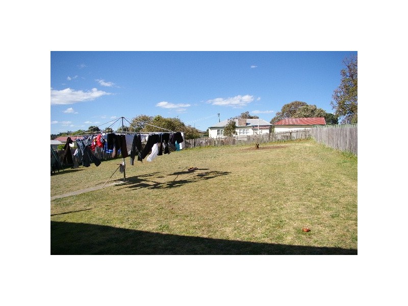 3 Prince Avenue, Uralla NSW 2358